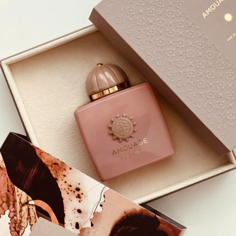 عطر نسائي أو دي برائحة أنثوية فريدة
