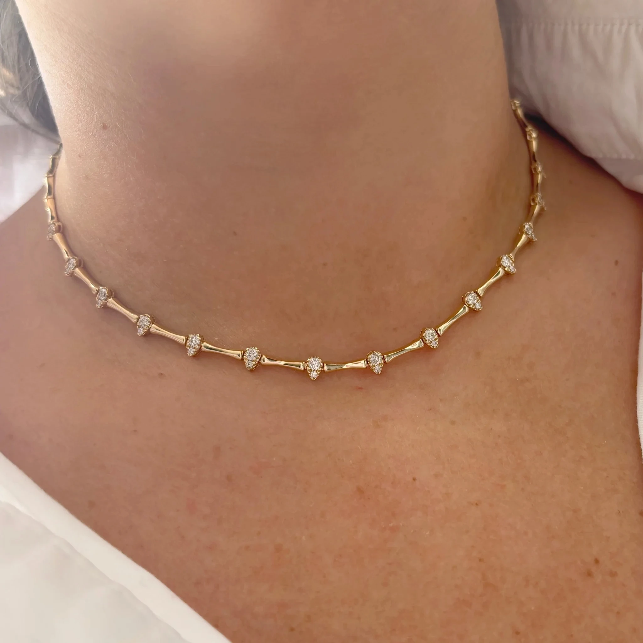Elegant Gold Tone Jewelry Set for Women