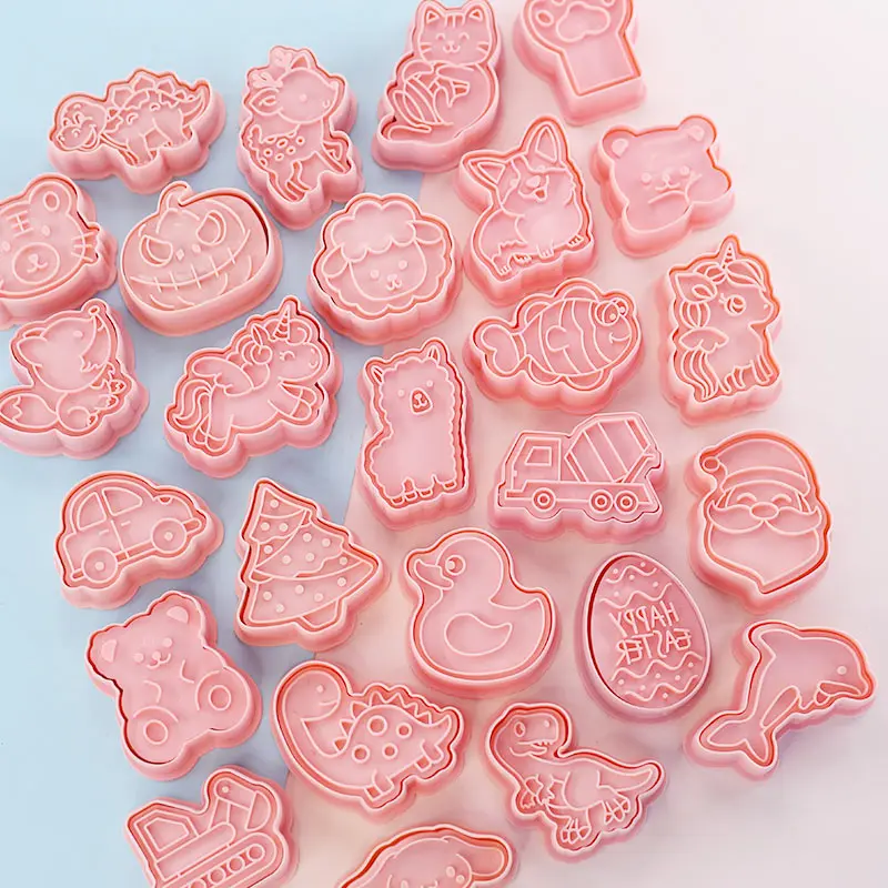 مجموعة قواطع كوكي بلاستيكية لطيفة