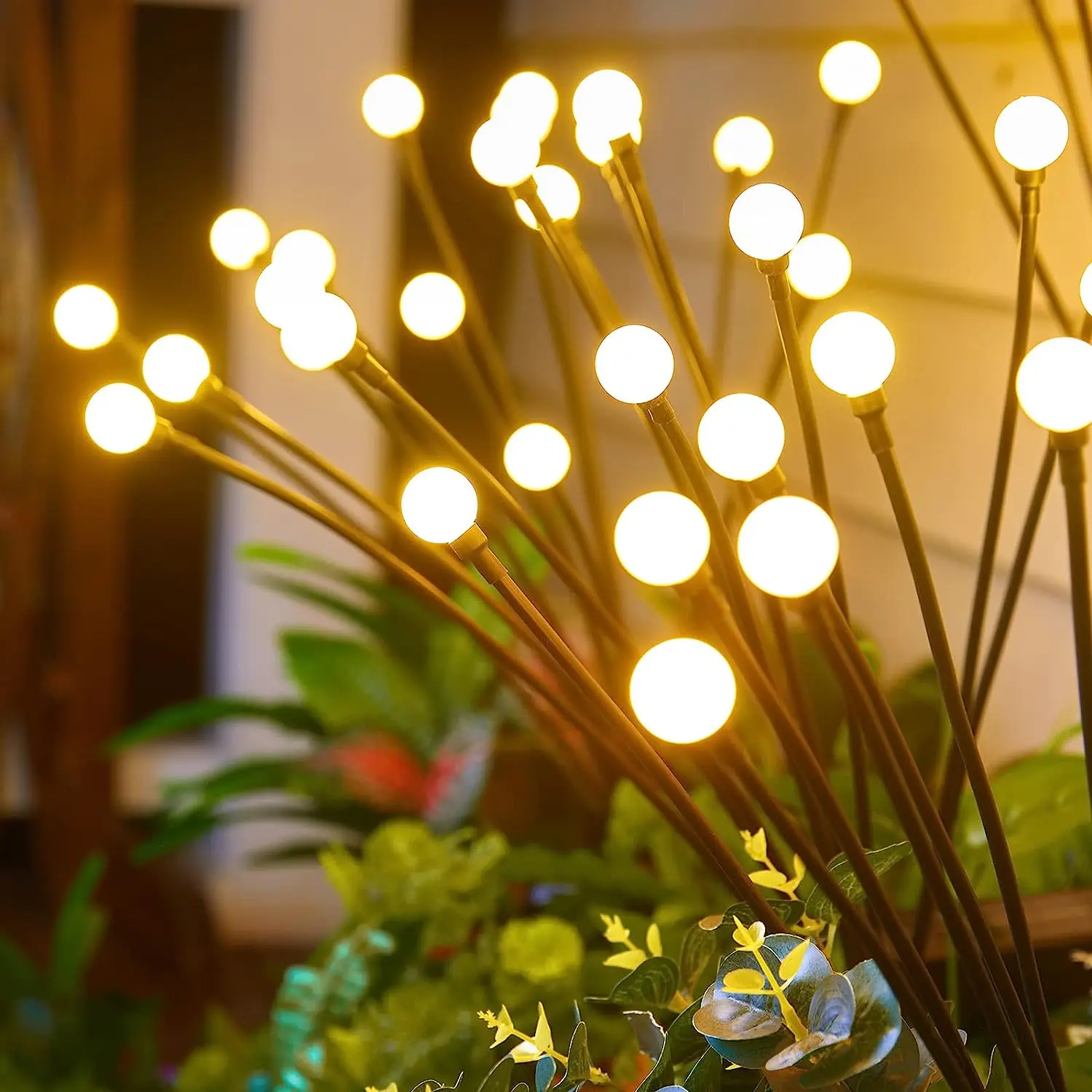 أضواء حديقة LED بالطاقة الشمسية