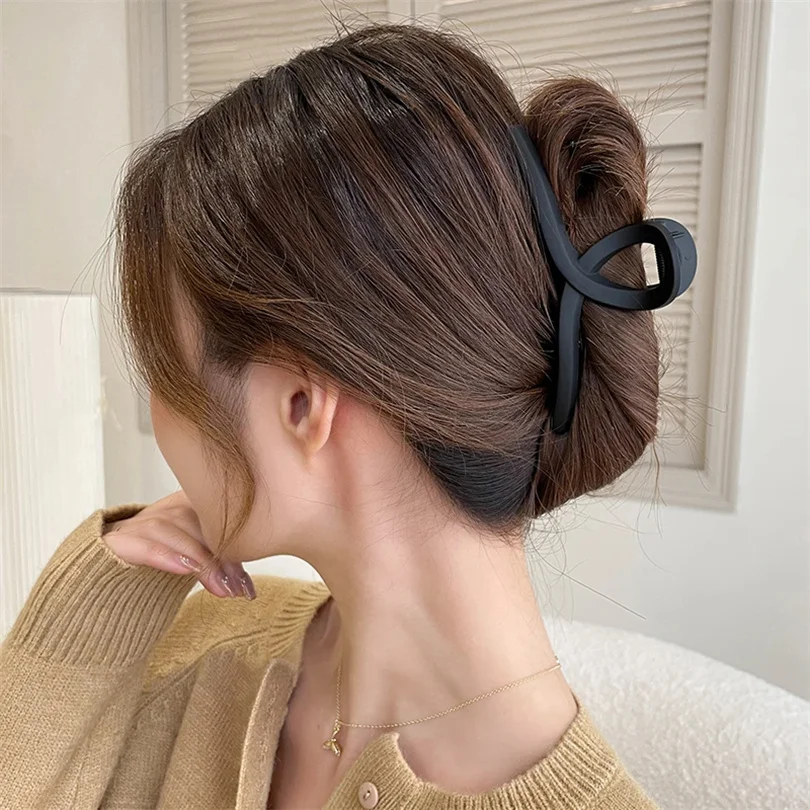 Stylish Acrylic Hair Claw Clips for Women