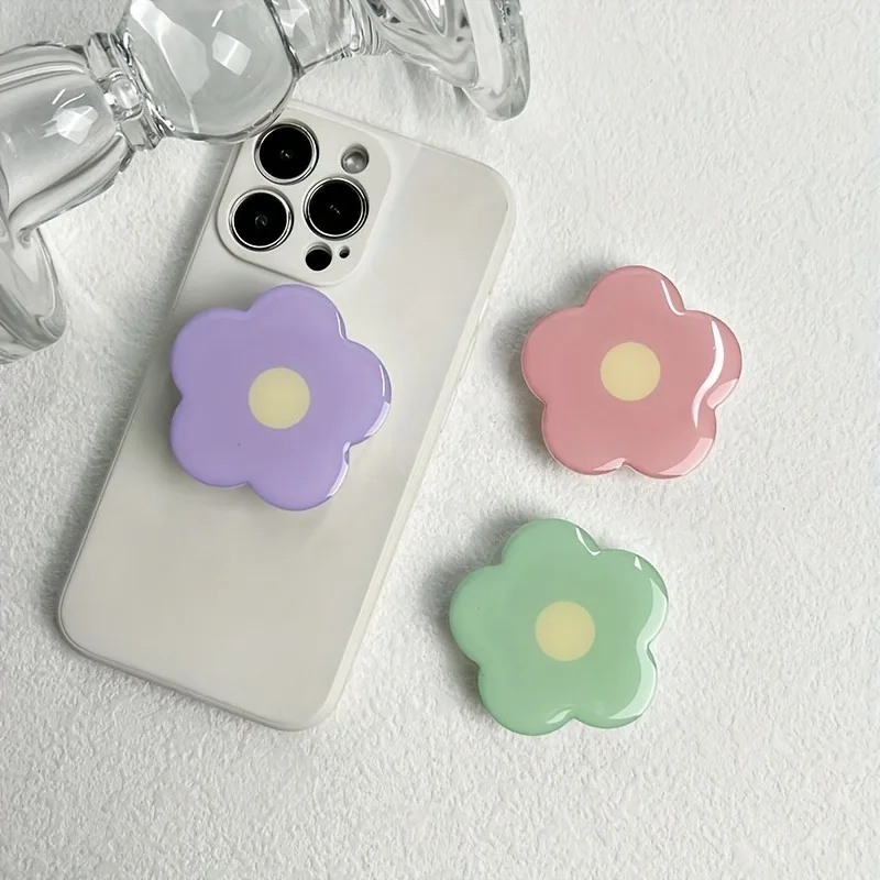 Expandable Mobile Phone Grip and Stand