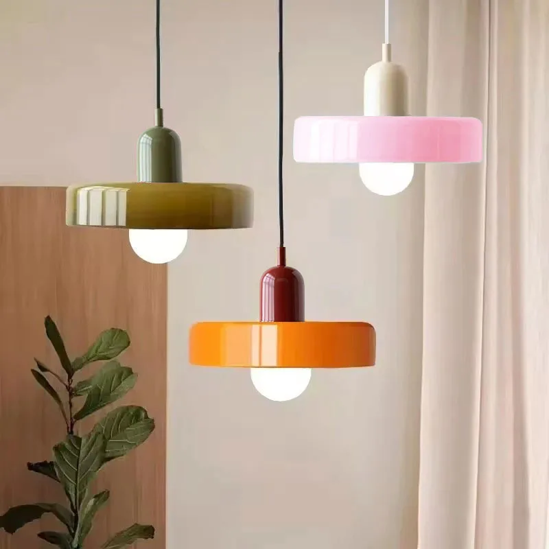 ثريا زجاجية بتصميم رجعي