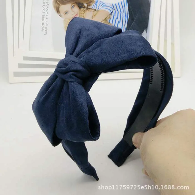 Oversized Velvet Bow Hairband