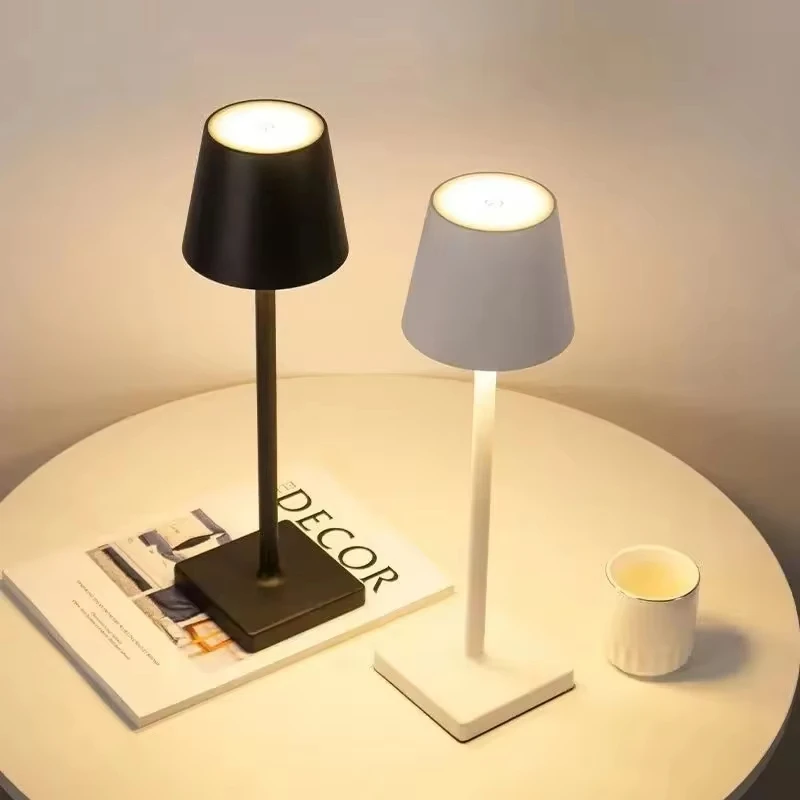 مصباح LED طاولة قابل للشحن