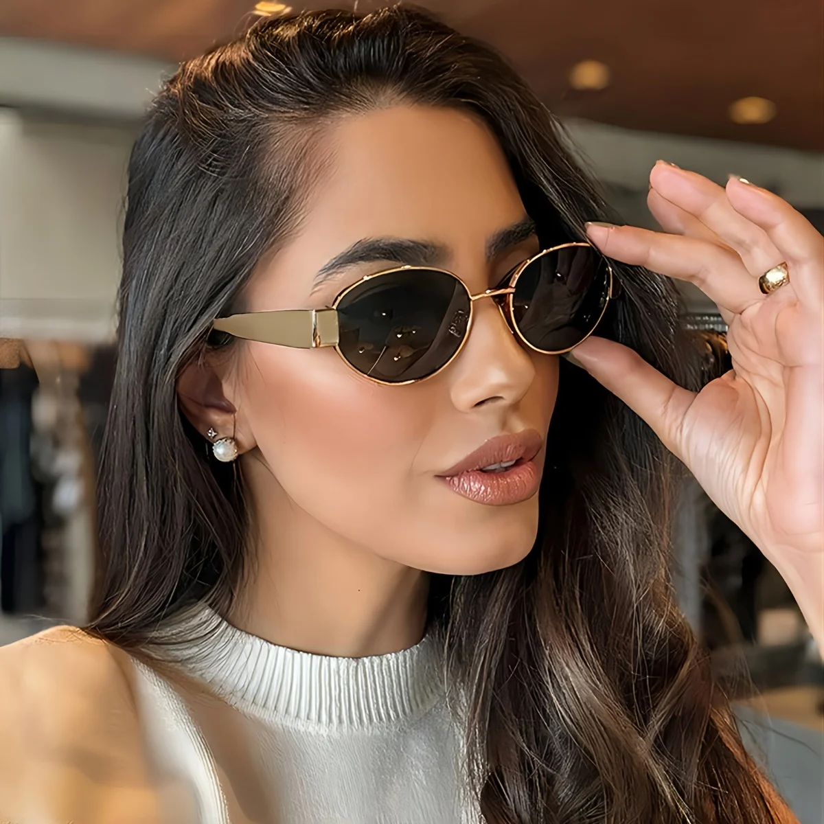 Trendy Oval Metal Frame Sunglasses
