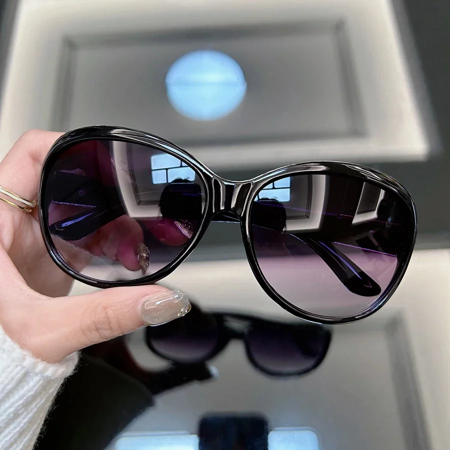 Round Vintage Sunglasses for Fashion Lovers