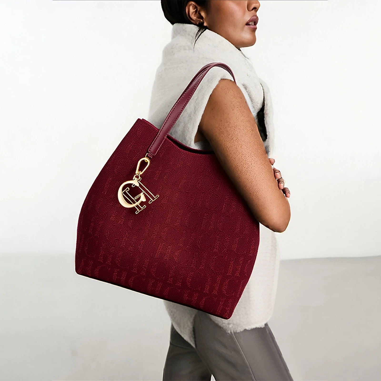 Trendy Women’s Large Capacity Bucket Bag